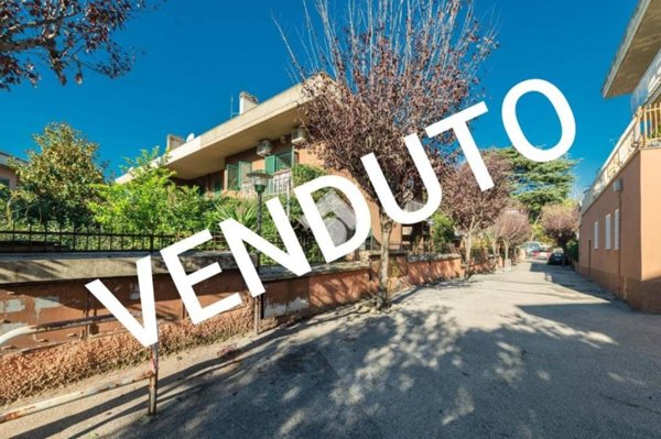 casa indipendente in vendita a Roma in zona Primavalle