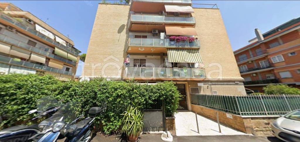 appartamento in vendita a Roma in zona Primavalle
