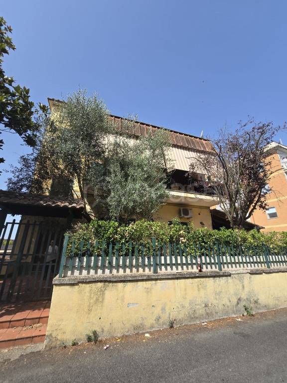 appartamento in vendita a Roma in zona Prima Porta