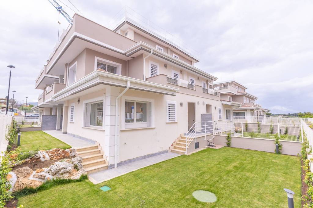 appartamento in vendita a Roma in zona Finocchio