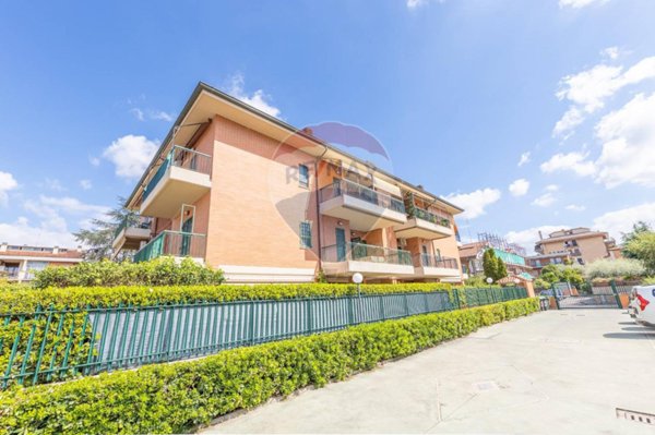 appartamento in vendita a Roma in zona Casal Morena