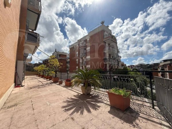 appartamento in vendita a Roma in zona Gianicolense