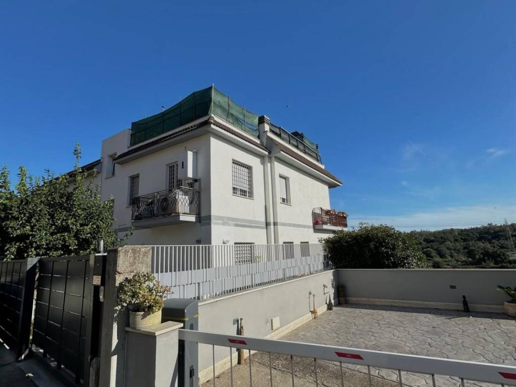 appartamento in vendita a Roma in zona Vitinia