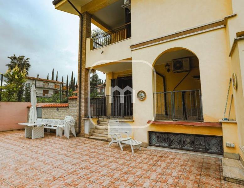 casa indipendente in vendita a Roma in zona Lunghezza