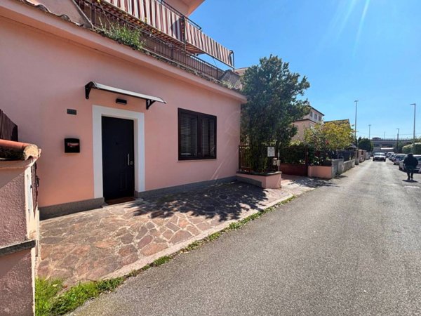 appartamento in vendita a Roma in zona Romanina