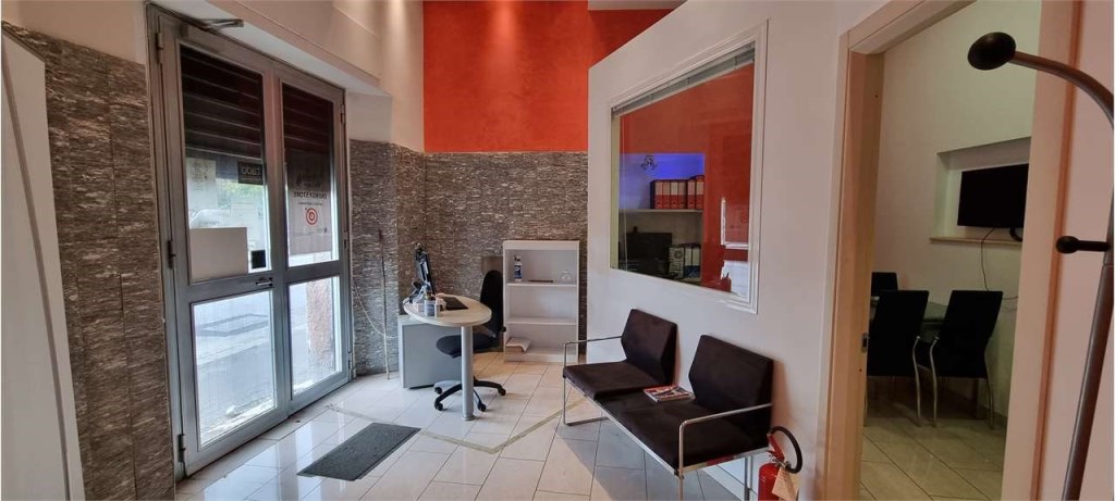 negozio in vendita a Roma in zona Prenestino-Labicano