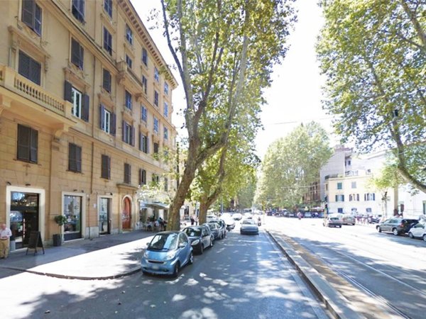 negozio in vendita a Roma in zona Trastevere