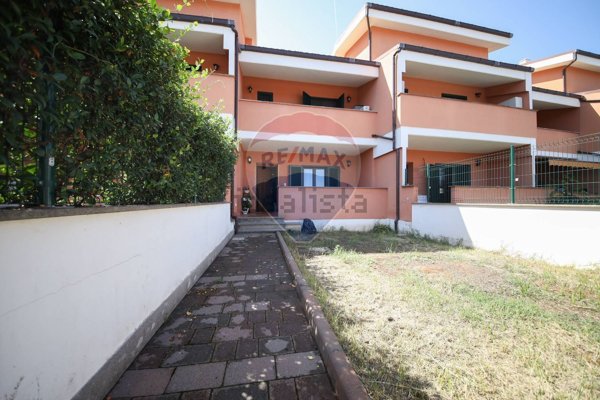 appartamento in vendita a Roma in zona Longarina