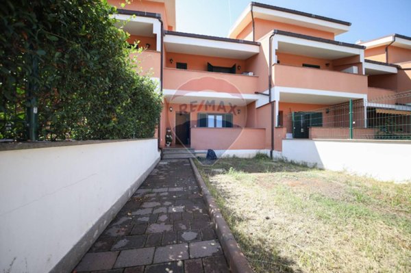 appartamento in vendita a Roma in zona Longarina