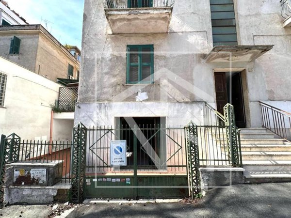 locale di sgombero in vendita a Roma in zona Prenestino-Centocelle