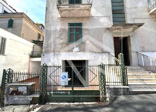 locale di sgombero in vendita a Roma in zona Prenestino-Centocelle