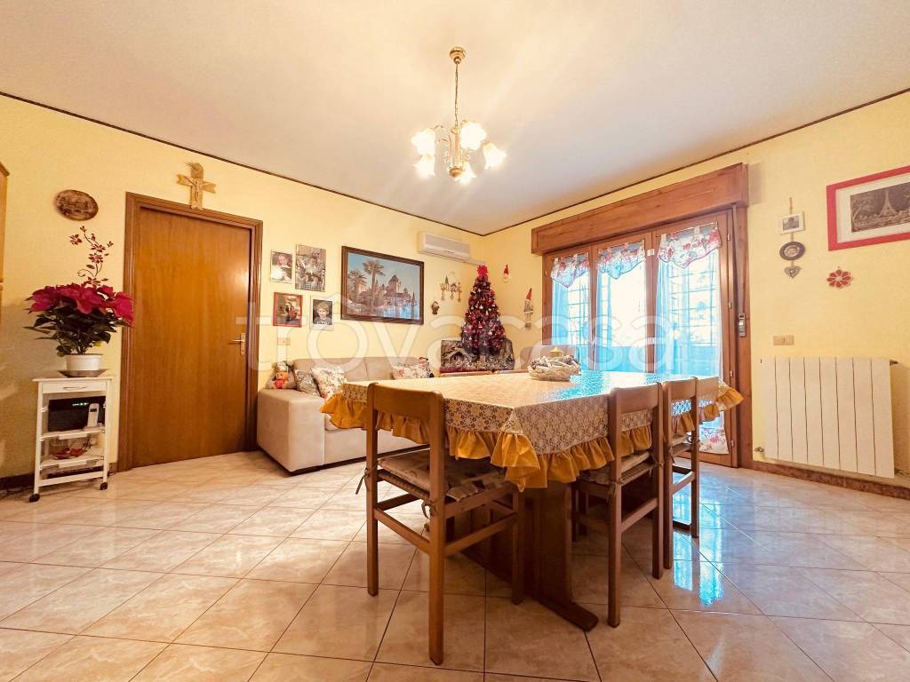 appartamento in vendita a Roma in zona Ponte Mammolo