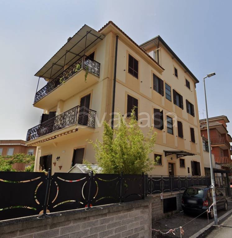 appartamento in vendita a Roma in zona Finocchio