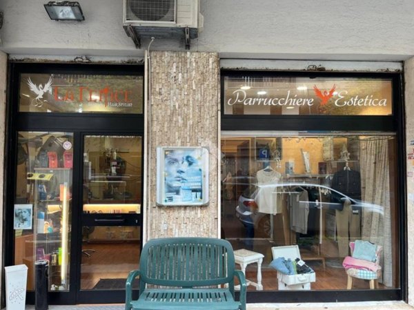 negozio in vendita a Roma in zona Ostia