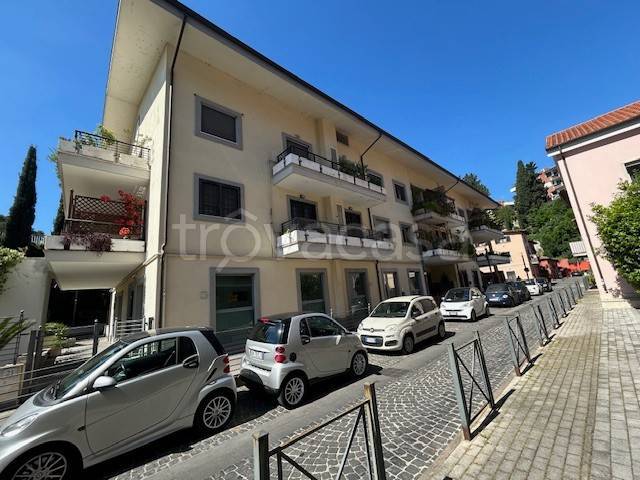 appartamento in vendita a Roma in zona Tor di Quinto