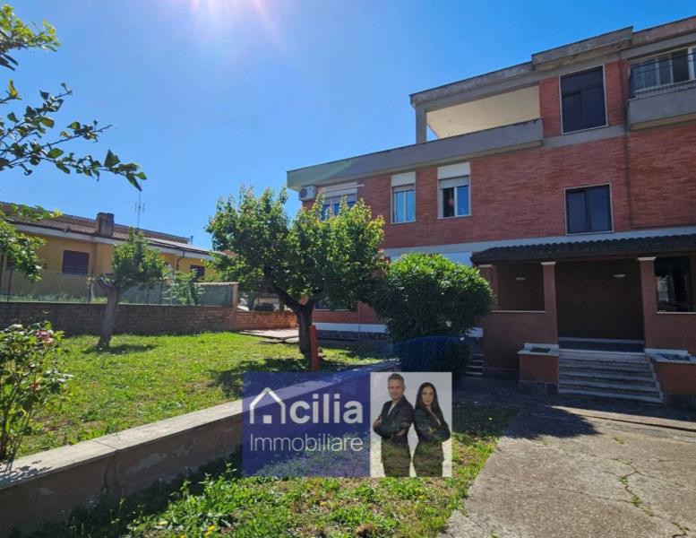 appartamento in vendita a Roma in zona Acilia