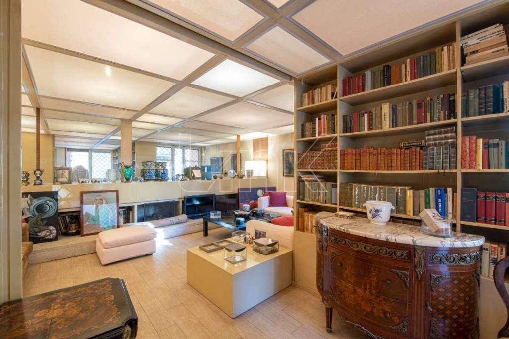 appartamento in vendita a Roma in zona EUR