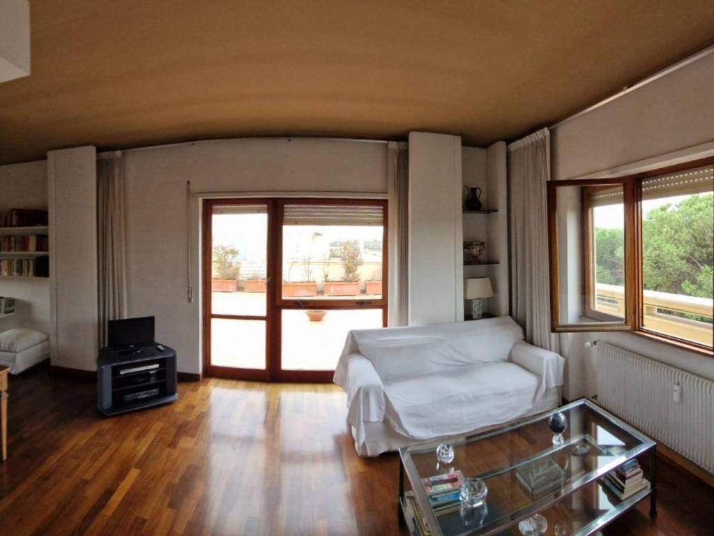 appartamento in vendita a Roma in zona Mostacciano