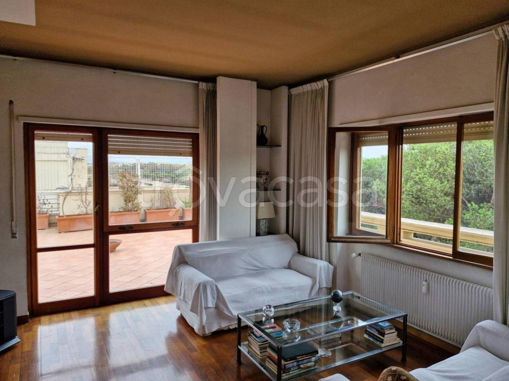 appartamento in vendita a Roma in zona Mostacciano