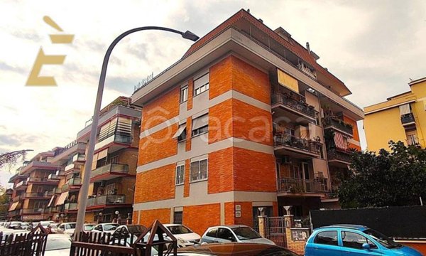 appartamento in vendita a Roma in zona Appio Claudio