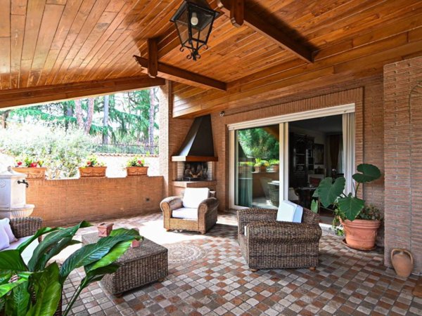 casa indipendente in vendita a Roma in zona Appio Pignatelli