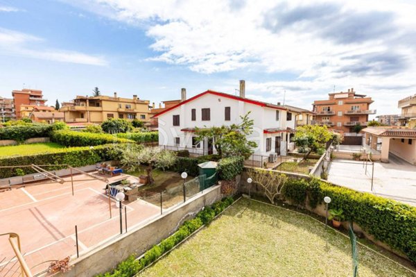 casa indipendente in vendita a Roma in zona Ottavia