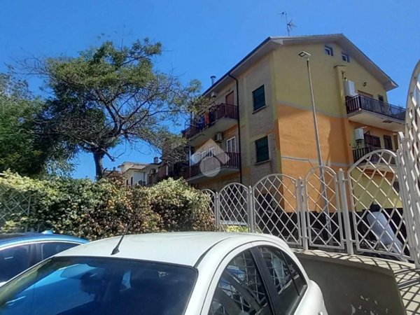 appartamento in vendita a Roma in zona Torre Angela