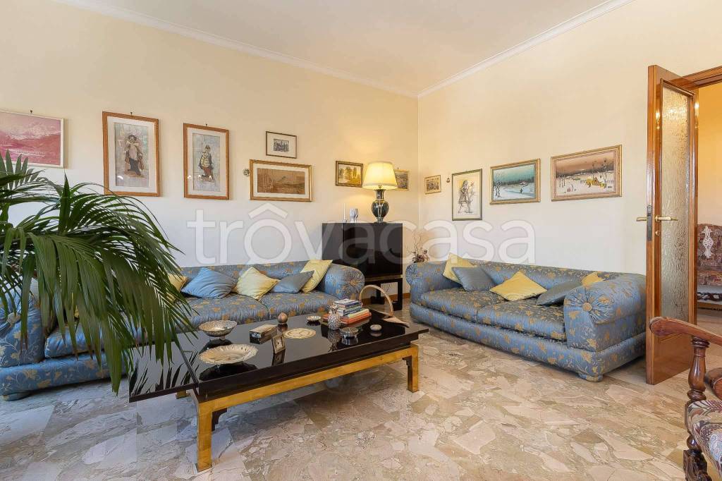 appartamento in vendita a Roma in zona Ostiense