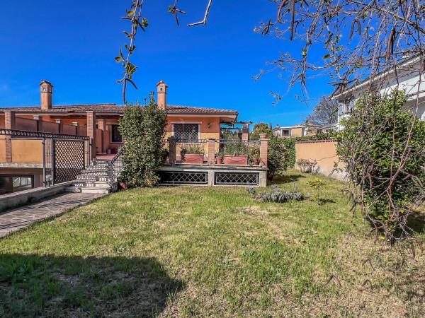 casa indipendente in vendita a Roma in zona Infernetto