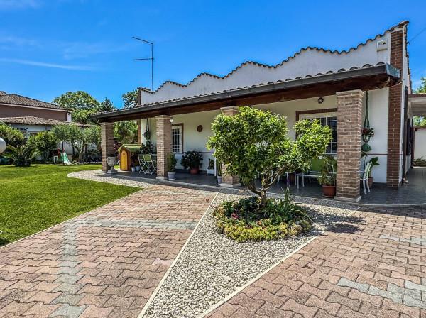 casa indipendente in vendita a Roma in zona Infernetto