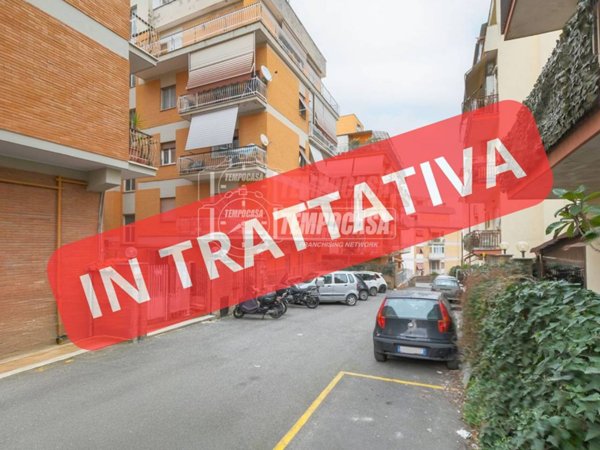appartamento in vendita a Roma in zona Tomba di Nerone