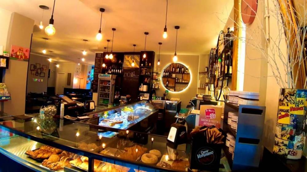 negozio in vendita a Roma in zona Collatino