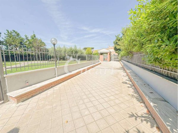 appartamento in vendita a Roma in zona Osteria del Curato