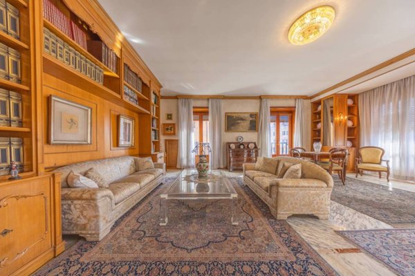 appartamento in vendita a Roma in zona Esquilino