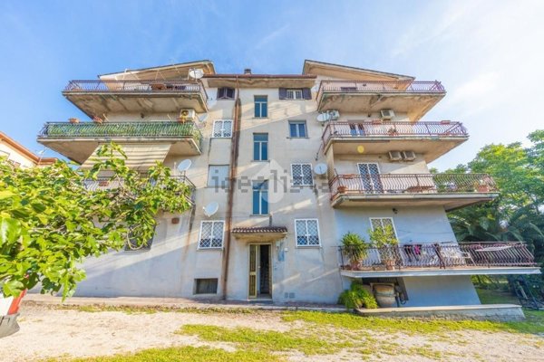 appartamento in vendita a Roma in zona Case Rosse