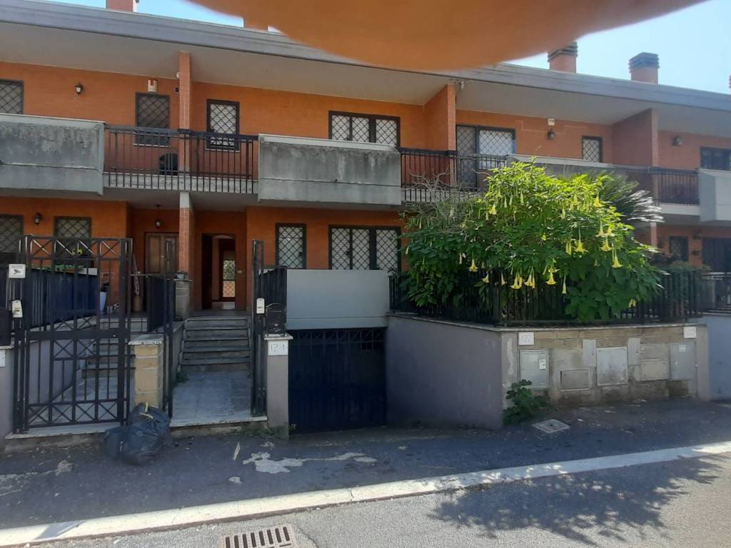 appartamento in vendita a Roma in zona Cesano