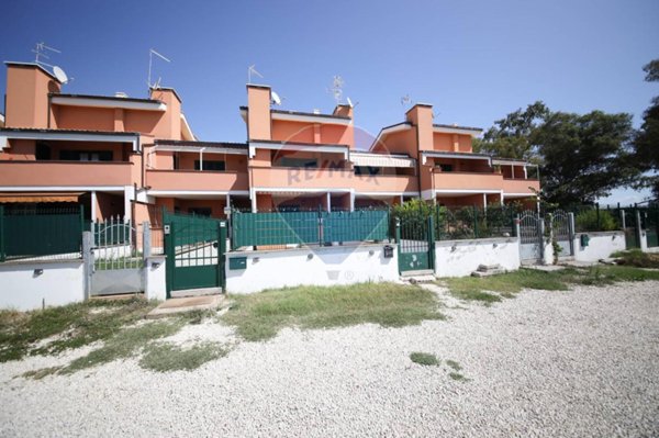 appartamento in vendita a Roma in zona Longarina