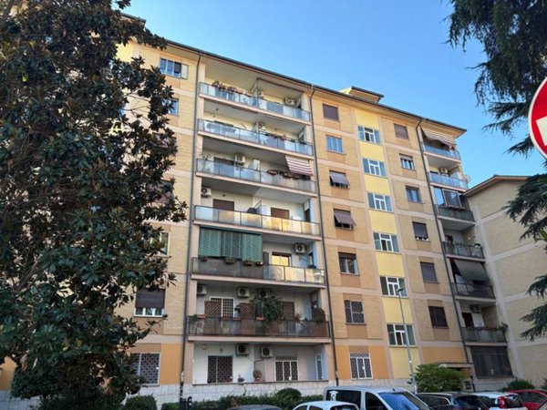casa indipendente in vendita a Roma in zona Torre Spaccata