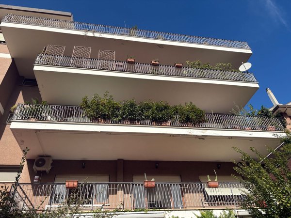 appartamento in vendita a Roma in zona Tor di Quinto