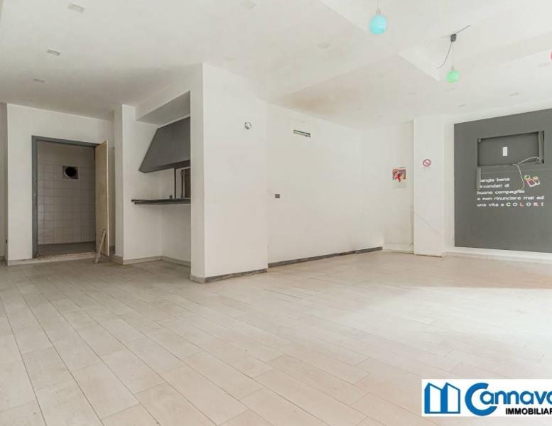 negozio in vendita a Roma in zona Prenestino-Labicano