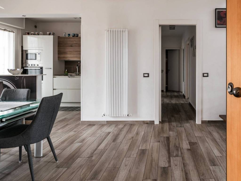 appartamento in vendita a Roma in zona Axa