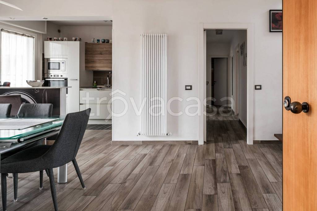 appartamento in vendita a Roma in zona Acilia