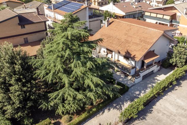 casa indipendente in vendita a Roma in zona Finocchio