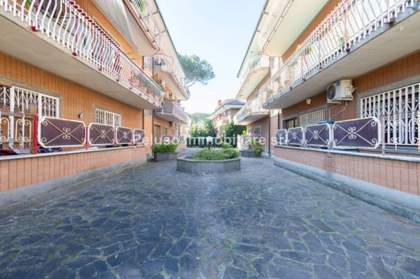 appartamento in vendita a Roma in zona Appio Pignatelli