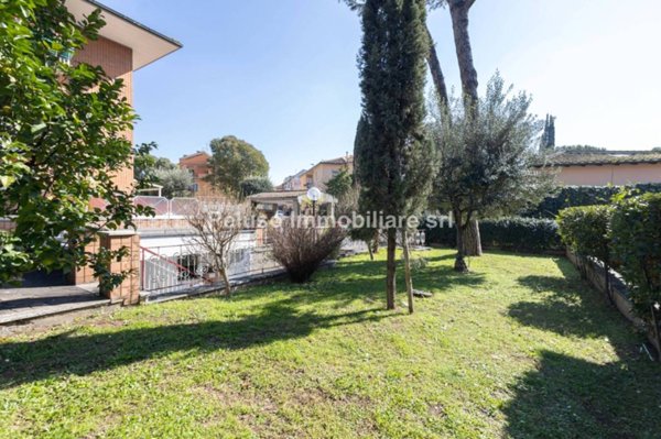 appartamento in vendita a Roma in zona Appio Pignatelli