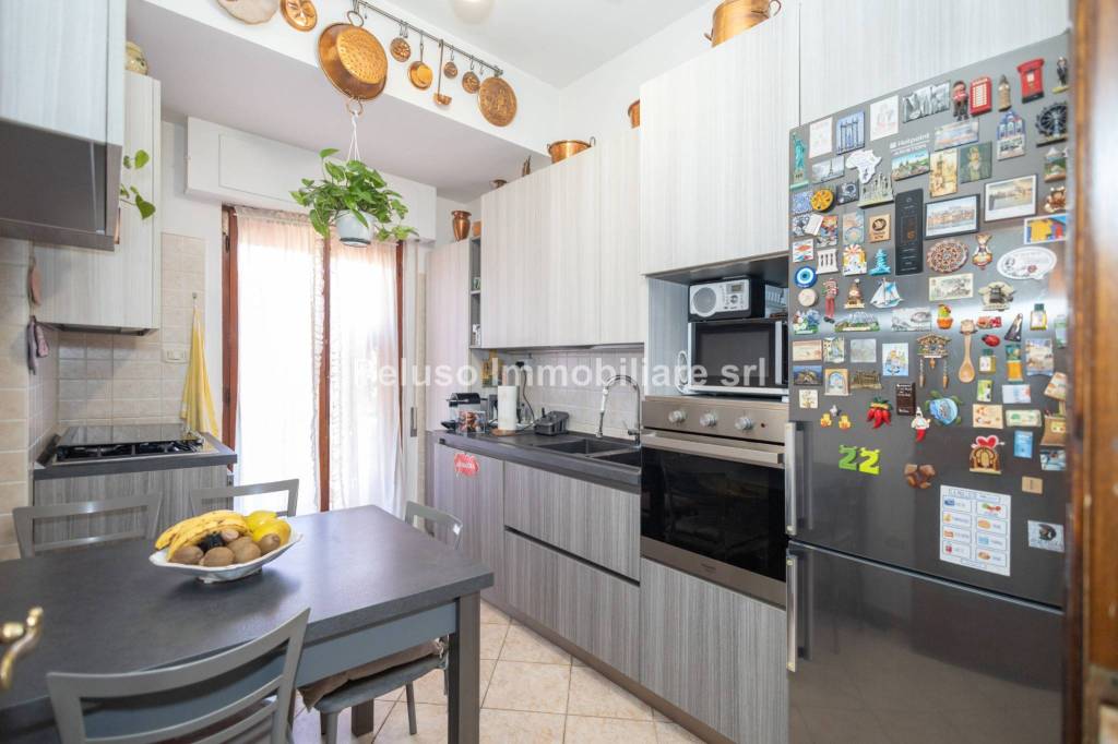 appartamento in vendita a Roma in zona Appio Pignatelli