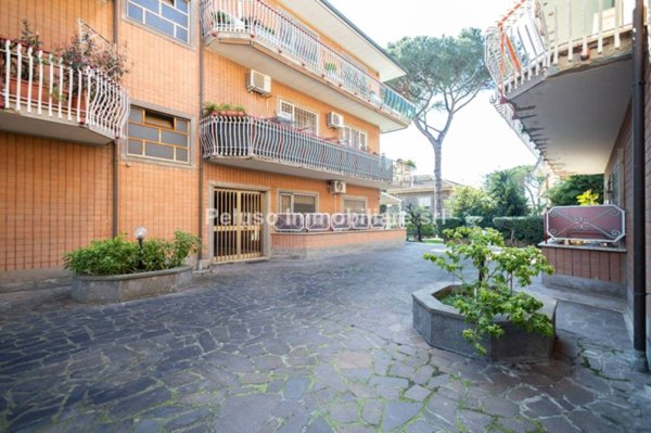 appartamento in vendita a Roma in zona Appio Pignatelli