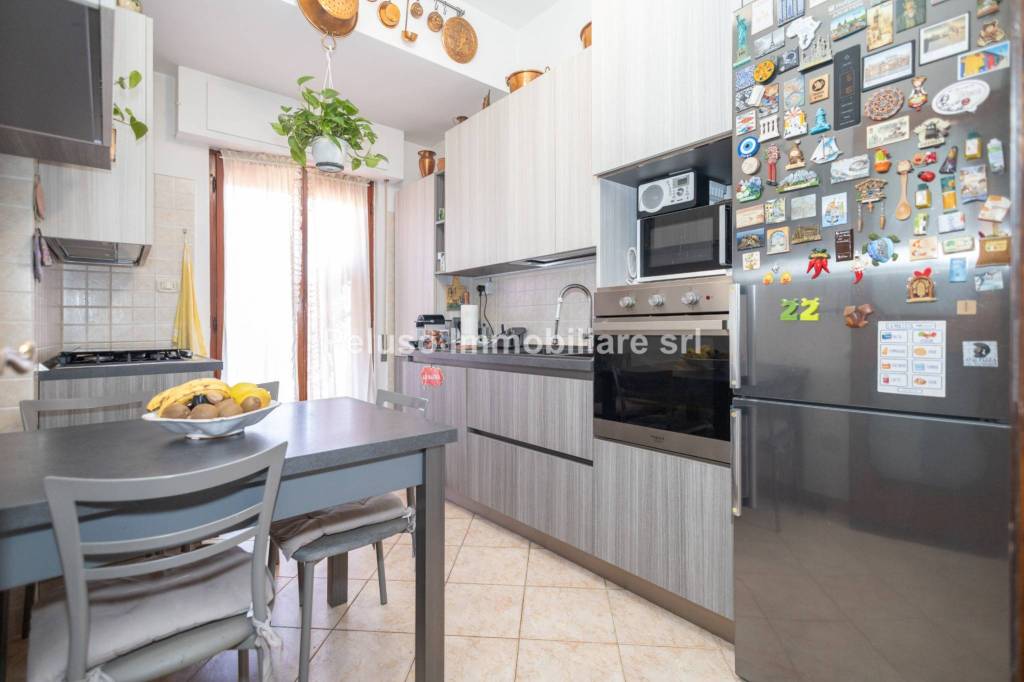 appartamento in vendita a Roma in zona Appio Pignatelli