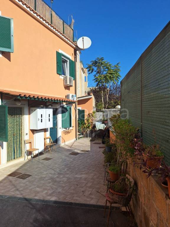 appartamento in vendita a Roma in zona Prenestino-Labicano