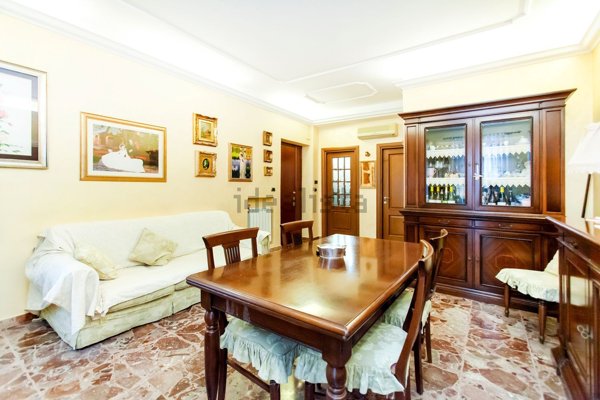 appartamento in vendita a Roma in zona Torre Spaccata